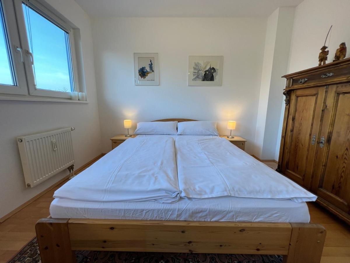 Maisonette Penthouse Fuer 8 Personen By Rabe - Free Netflix & Kostenloser Parkplatz & Grosse Terrasse คาร์ลสรูเฮอ ภายนอก รูปภาพ