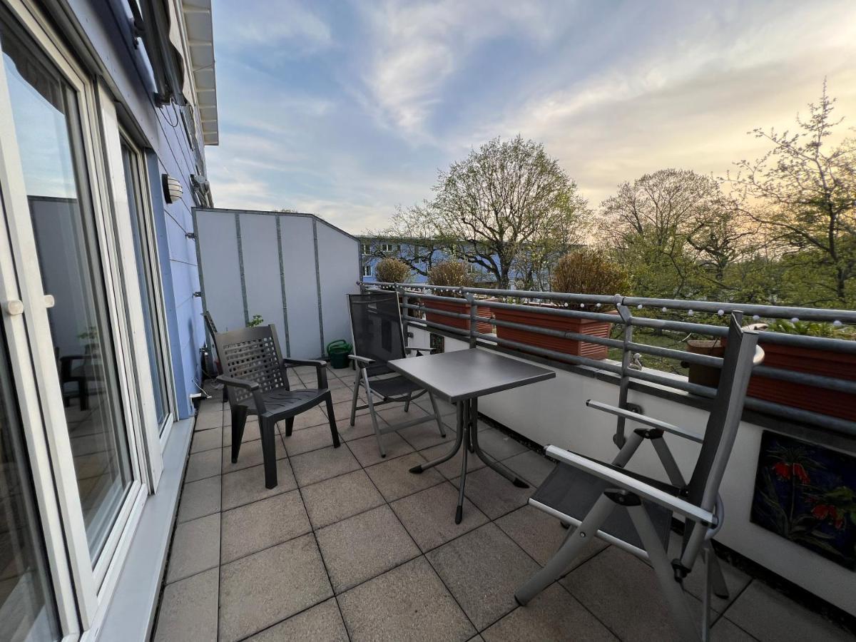 Maisonette Penthouse Fuer 8 Personen By Rabe - Free Netflix & Kostenloser Parkplatz & Grosse Terrasse คาร์ลสรูเฮอ ภายนอก รูปภาพ