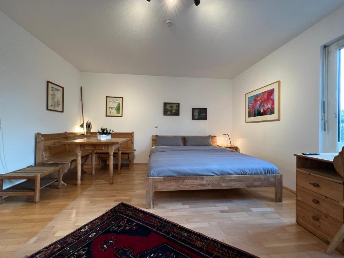 Maisonette Penthouse Fuer 8 Personen By Rabe - Free Netflix & Kostenloser Parkplatz & Grosse Terrasse คาร์ลสรูเฮอ ภายนอก รูปภาพ
