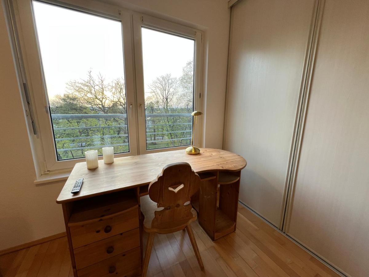Maisonette Penthouse Fuer 8 Personen By Rabe - Free Netflix & Kostenloser Parkplatz & Grosse Terrasse คาร์ลสรูเฮอ ภายนอก รูปภาพ