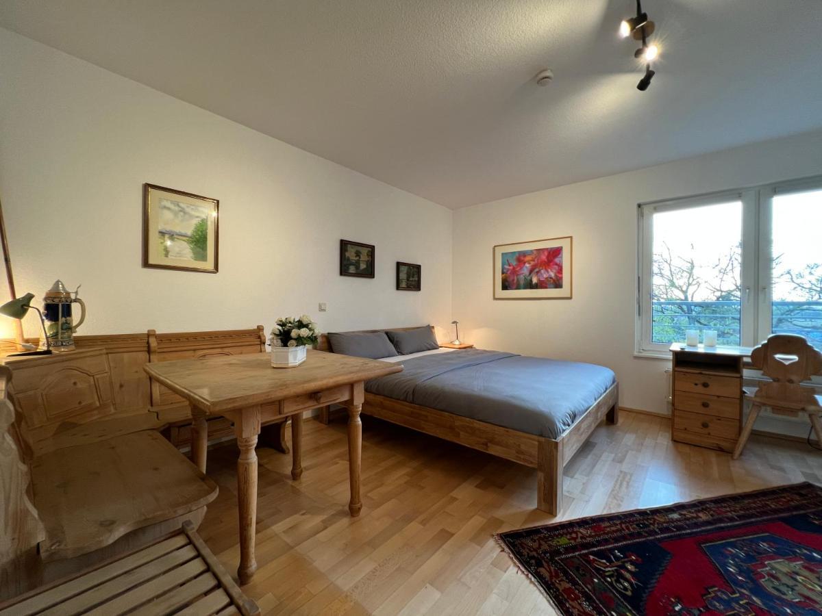 Maisonette Penthouse Fuer 8 Personen By Rabe - Free Netflix & Kostenloser Parkplatz & Grosse Terrasse คาร์ลสรูเฮอ ภายนอก รูปภาพ