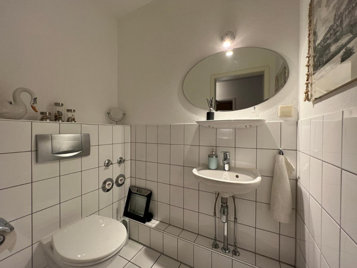 Maisonette Penthouse Fuer 8 Personen By Rabe - Free Netflix & Kostenloser Parkplatz & Grosse Terrasse คาร์ลสรูเฮอ ภายนอก รูปภาพ